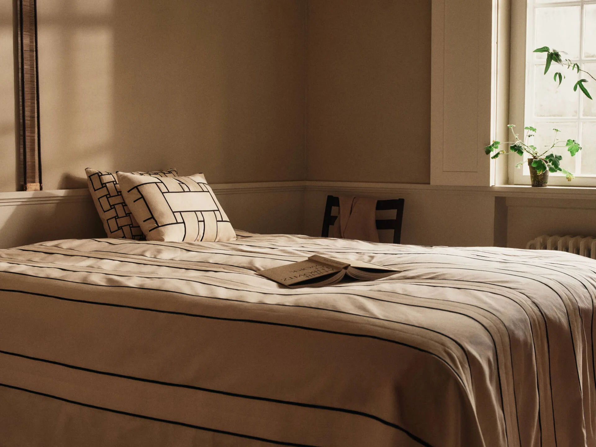 Lattice Offset Cushion - Rectangular - Off-White/Black - Image 3