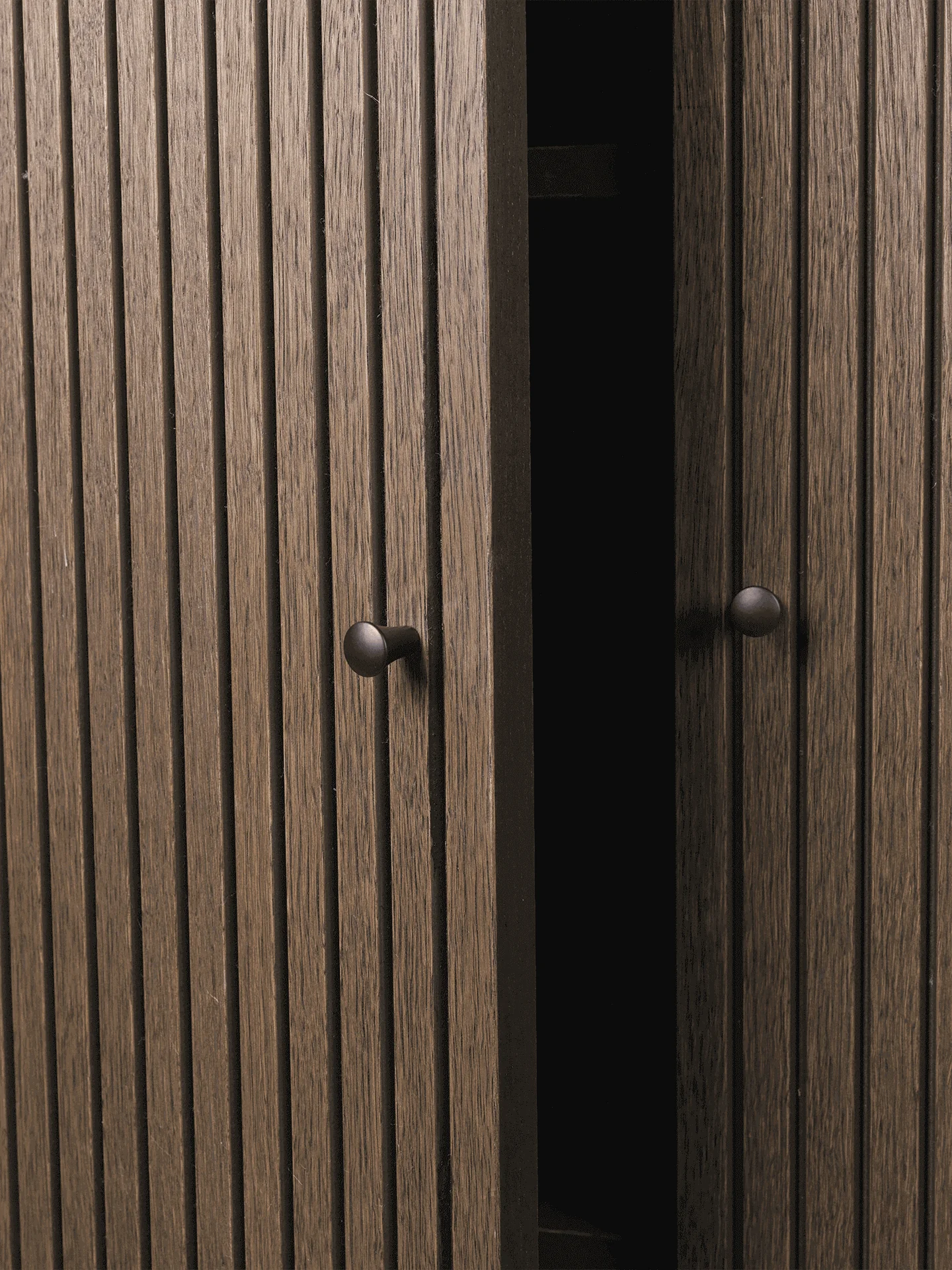 Sill Cupboard - Low - Dark Stained Oak - Image 5
